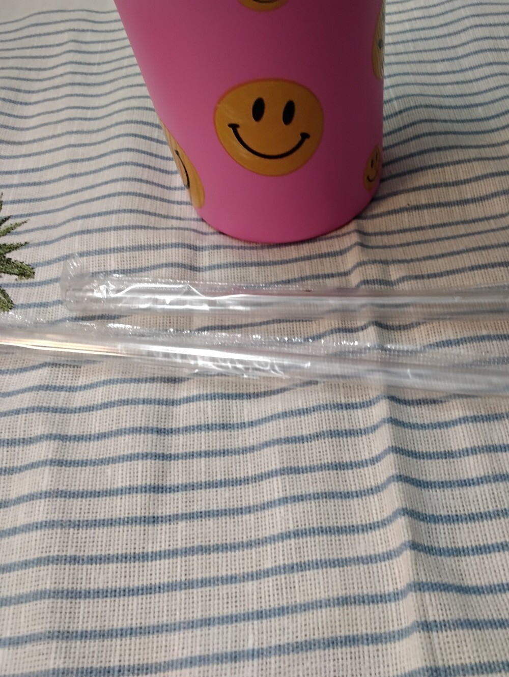 3955 40 Oz. Pink Smiley Face Travel Mug - Picture 2 of 5